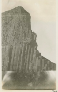 Image of Chateau, Table Hill, Columnar Structure south side